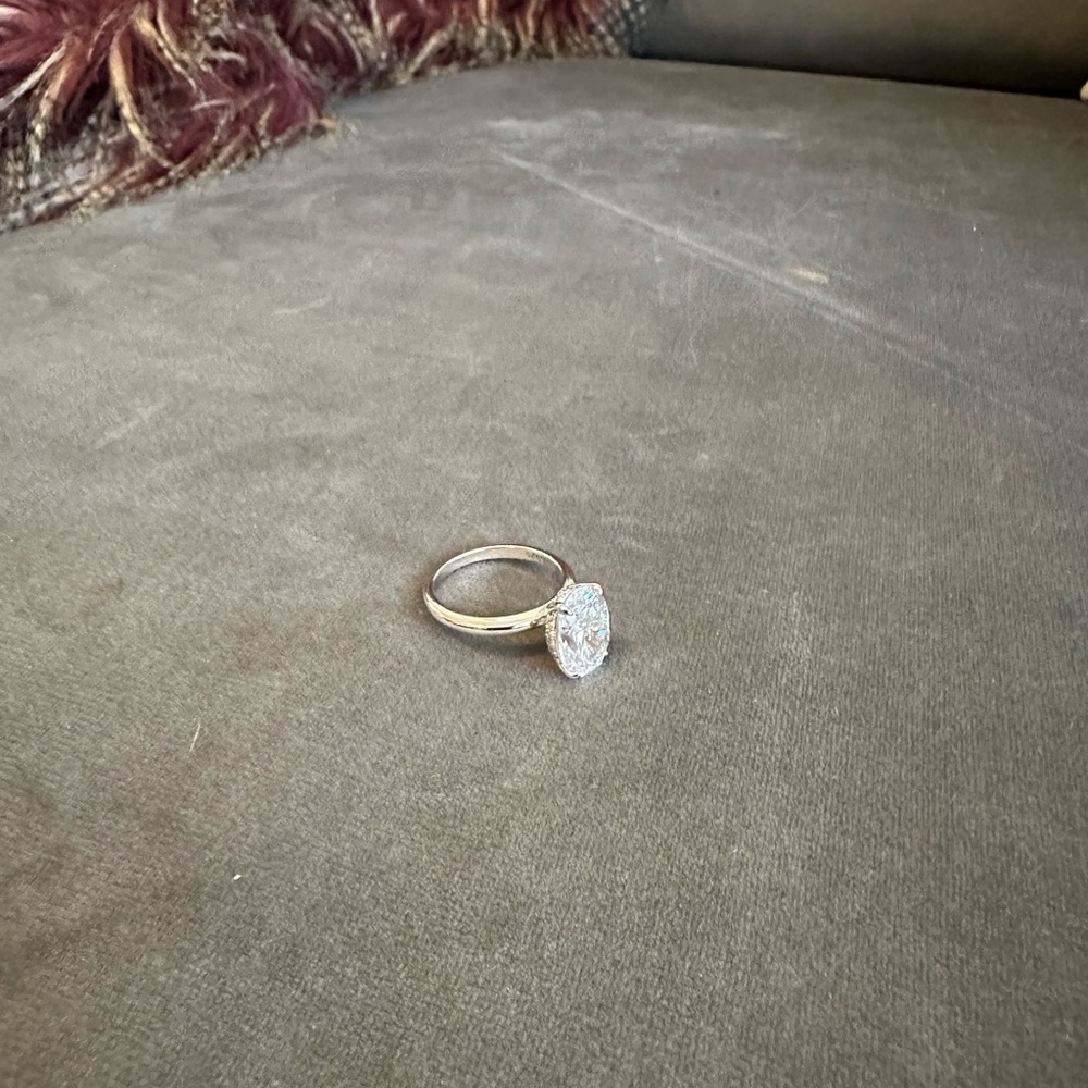Effinny Sterling Silver ring with Oval Cubic Zirconia center stone